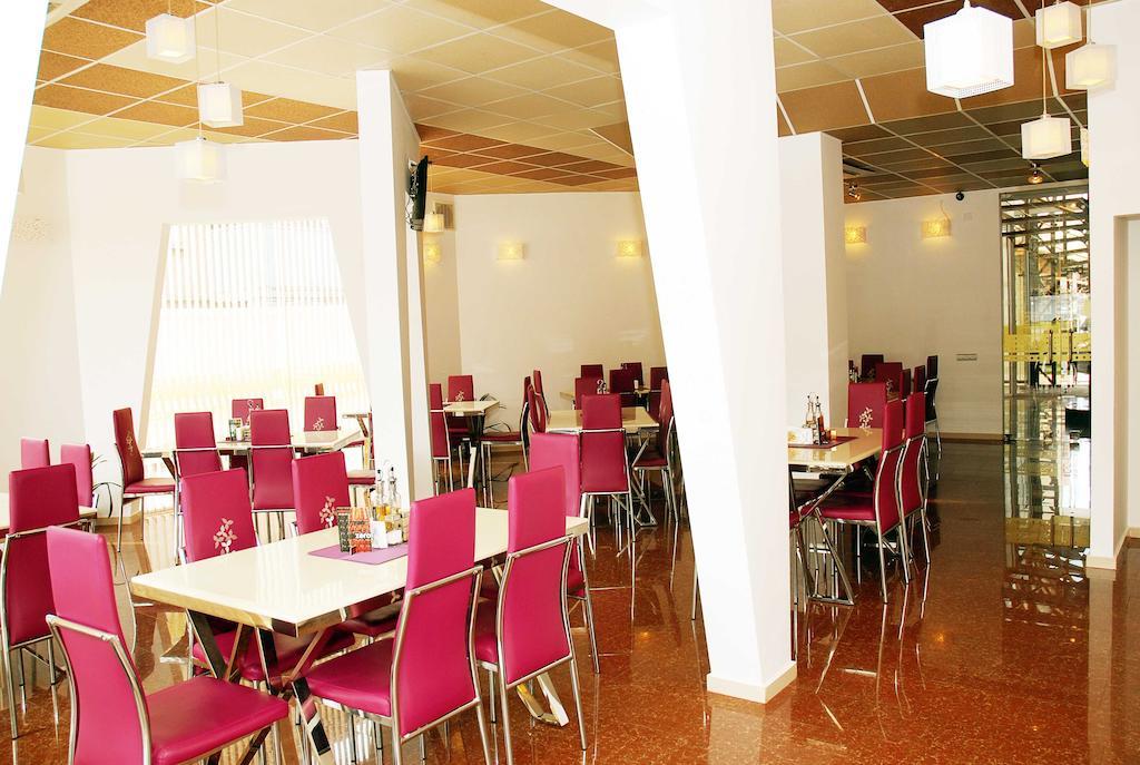 Семеен Хотел Виа Лакус Sapareva Banya Extérieur photo