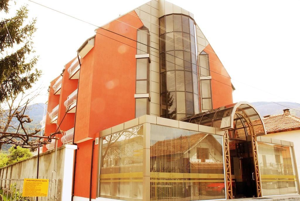 Семеен Хотел Виа Лакус Sapareva Banya Extérieur photo