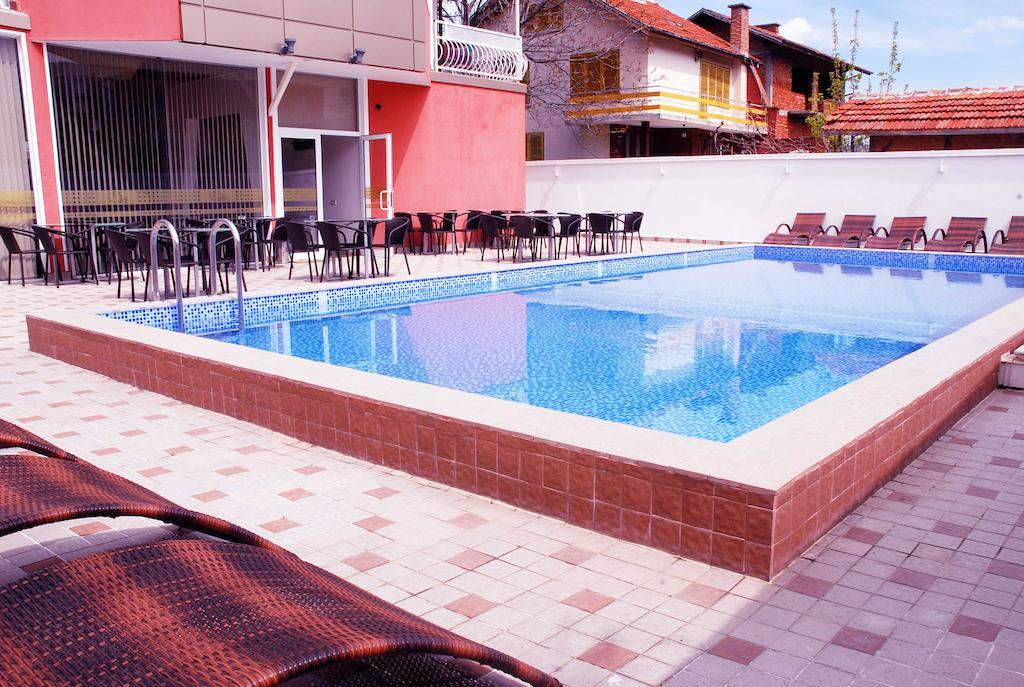 Семеен Хотел Виа Лакус Sapareva Banya Extérieur photo