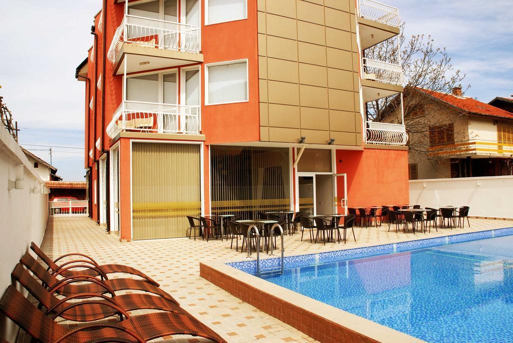 Семеен Хотел Виа Лакус Sapareva Banya Extérieur photo